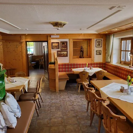 Restaurant Liesele Sonne 酒店 皮茨河谷圣莱昂哈德
